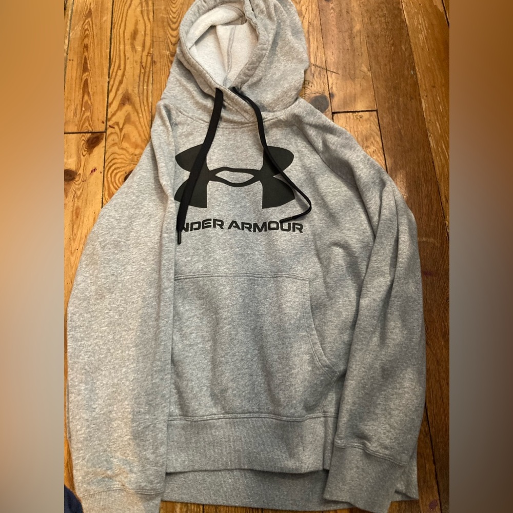 Women’s under Armour hoodie